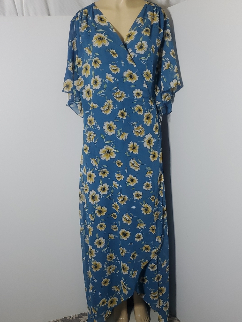 Glamorous Curve Blue Floral Wrap Maxi Dress size 20